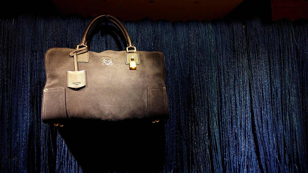 HK CWB Times Square mall shop Loewe July-2014 RedMi handbag