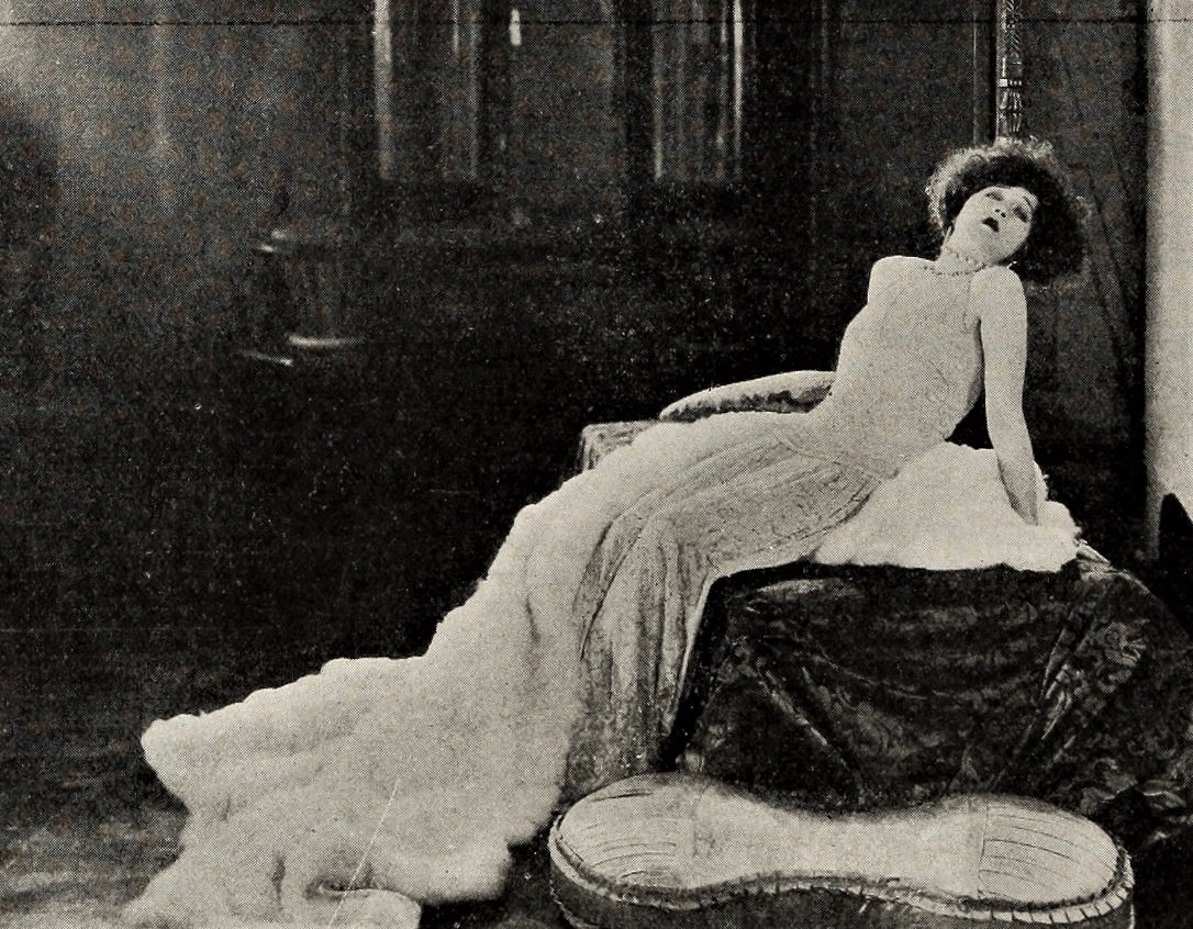 Fashion Row (1923) - 1